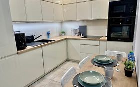2-Bedroom Apartament Warszawa Praga